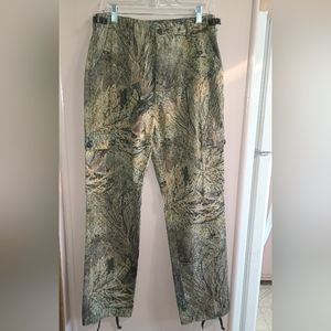 Cabela's size 32 regular mossy oak pants.